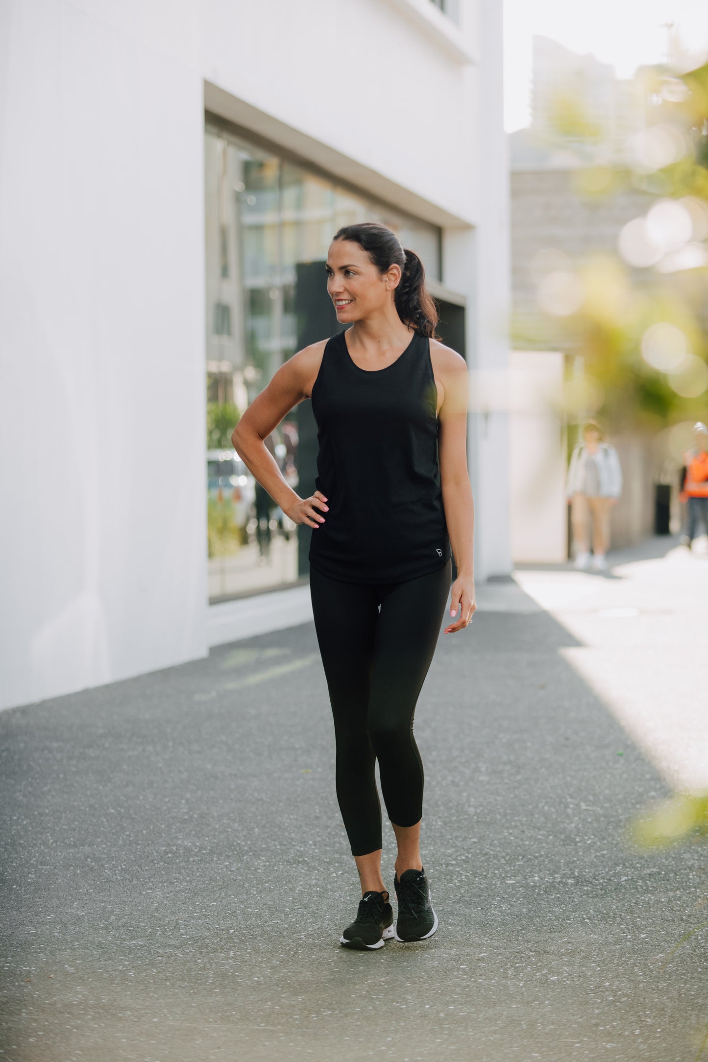 With zero sheerness these mid-rise tights look great. They offer muscle support and a zero sheerness.